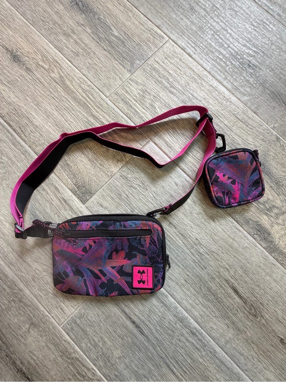 Under Armour UA Loudon Crossbody Set Fanny Pack Multi Color Print Vacation